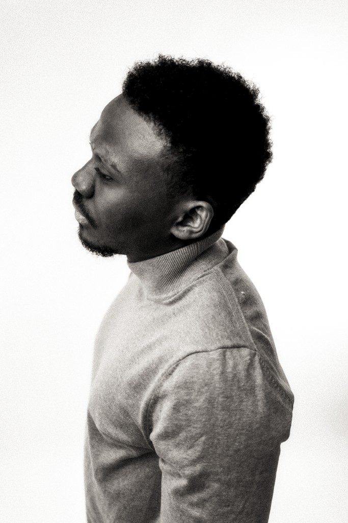 Album photo de luxe — French wedding photographer Paris — luxury wedding book France — Maison Elion — relique photographique rare — fragment intemporel — rituel artistique — photographe mariage haut de gamme — Seine-et-Marne 77 — album mariage bespoke sur mesure — timeless photography France — image symbolique — luxury French wedding photography