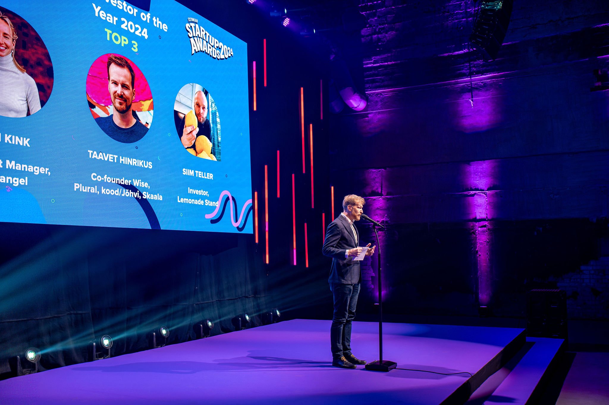  Margus Uudam from Karma VC presenting an award at Estonian Startup Awards 2024 