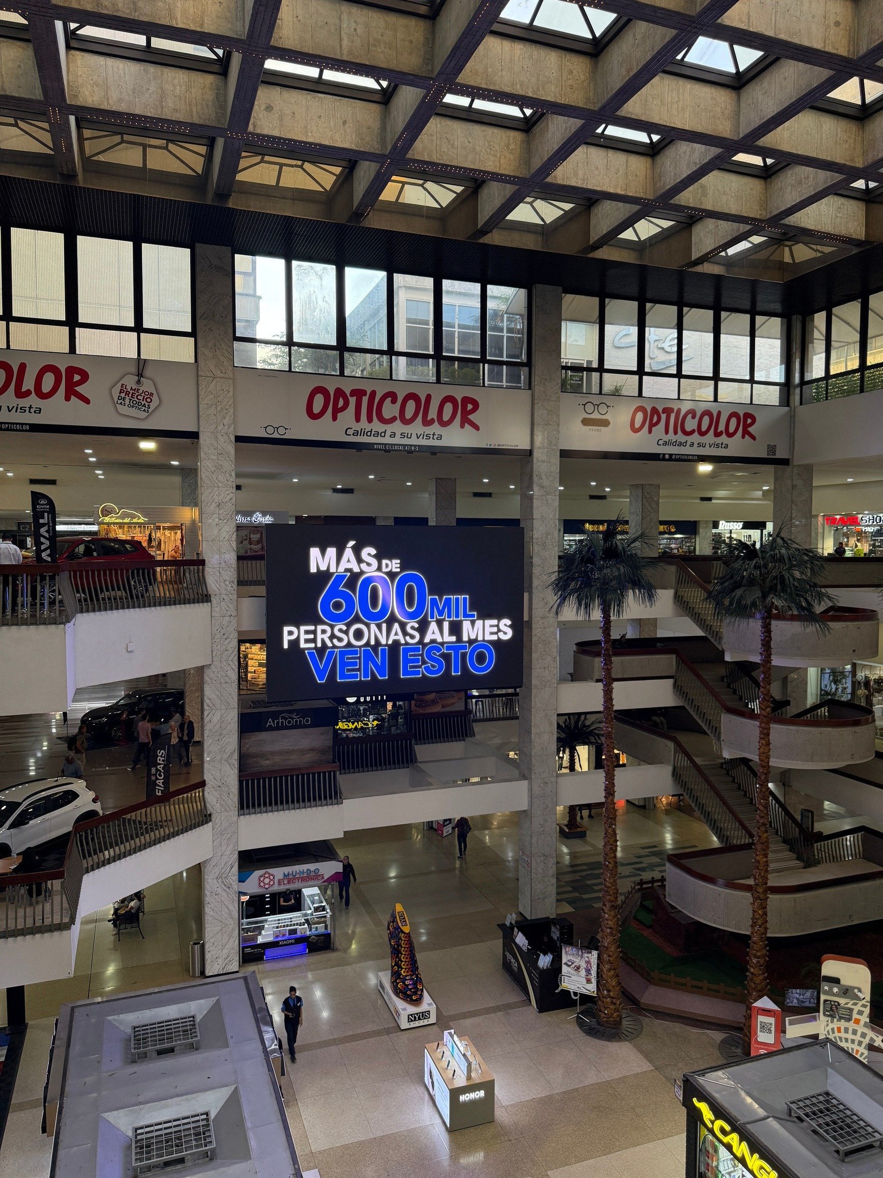 Pantalla LED de Luminar en el Centro Comercial Ciudad Tamanaco
