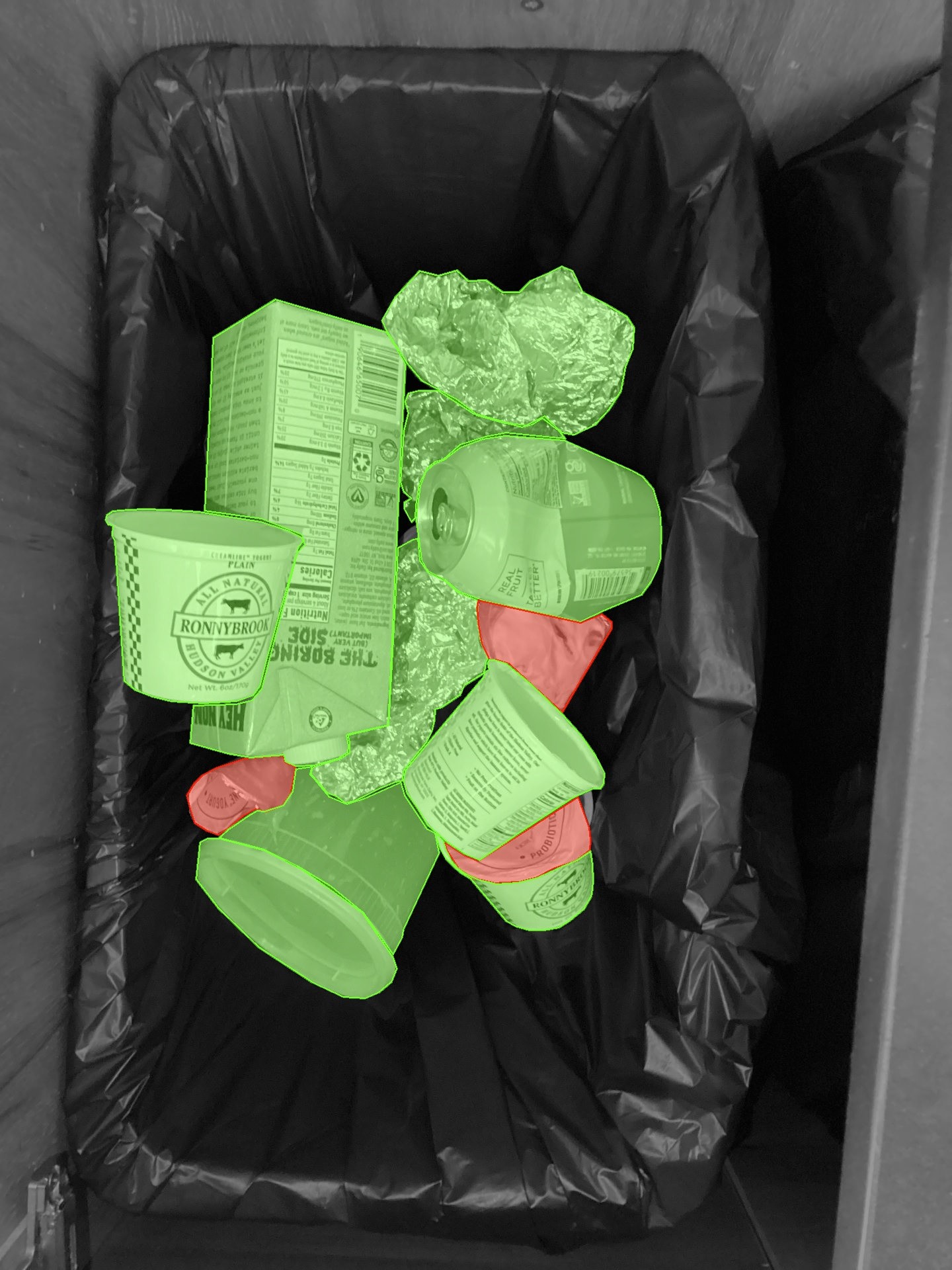 a blurry photo of a clock on a wall