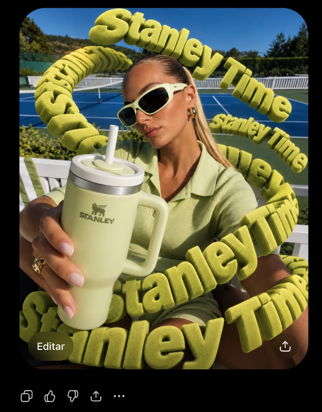 Primeira imagem gerada no ChatGPT: mulher com copo Stanley e letras 3D Stanley Time sobre quadra azul