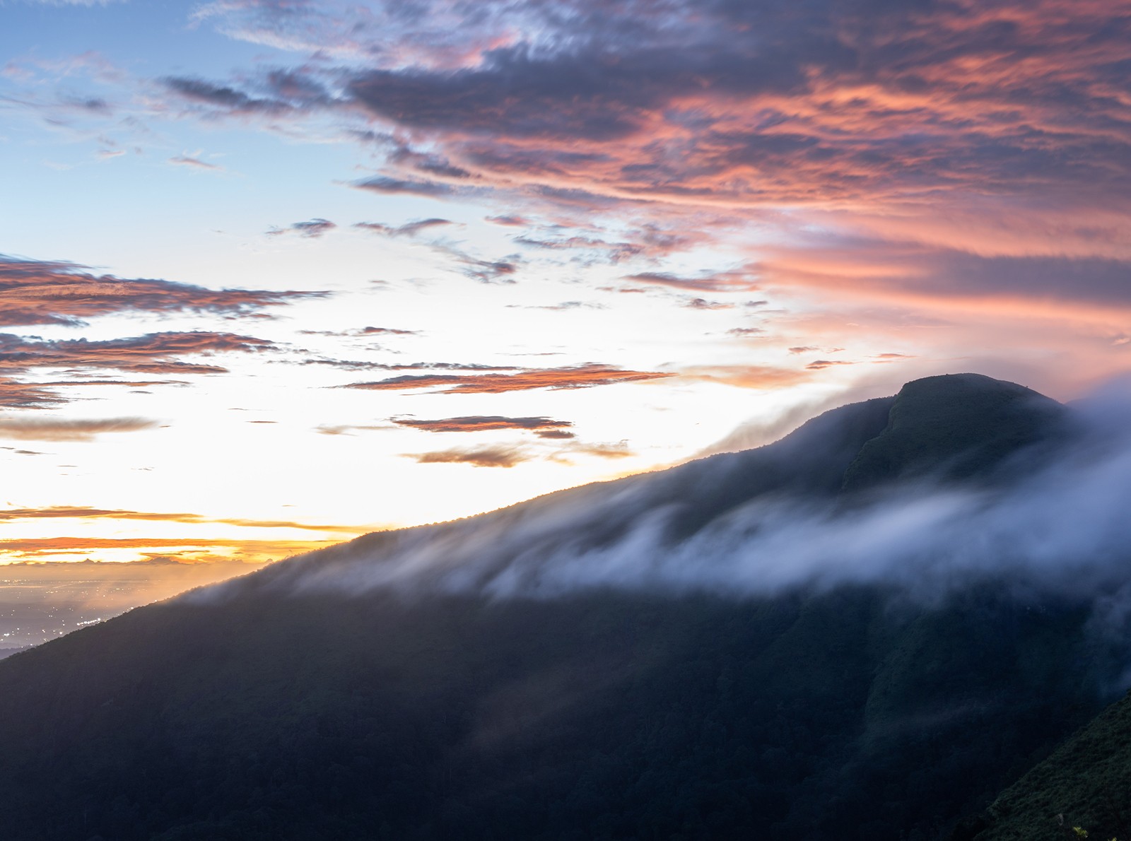 Most Stunning Sunrise Viewpoints in Kuttikkanam