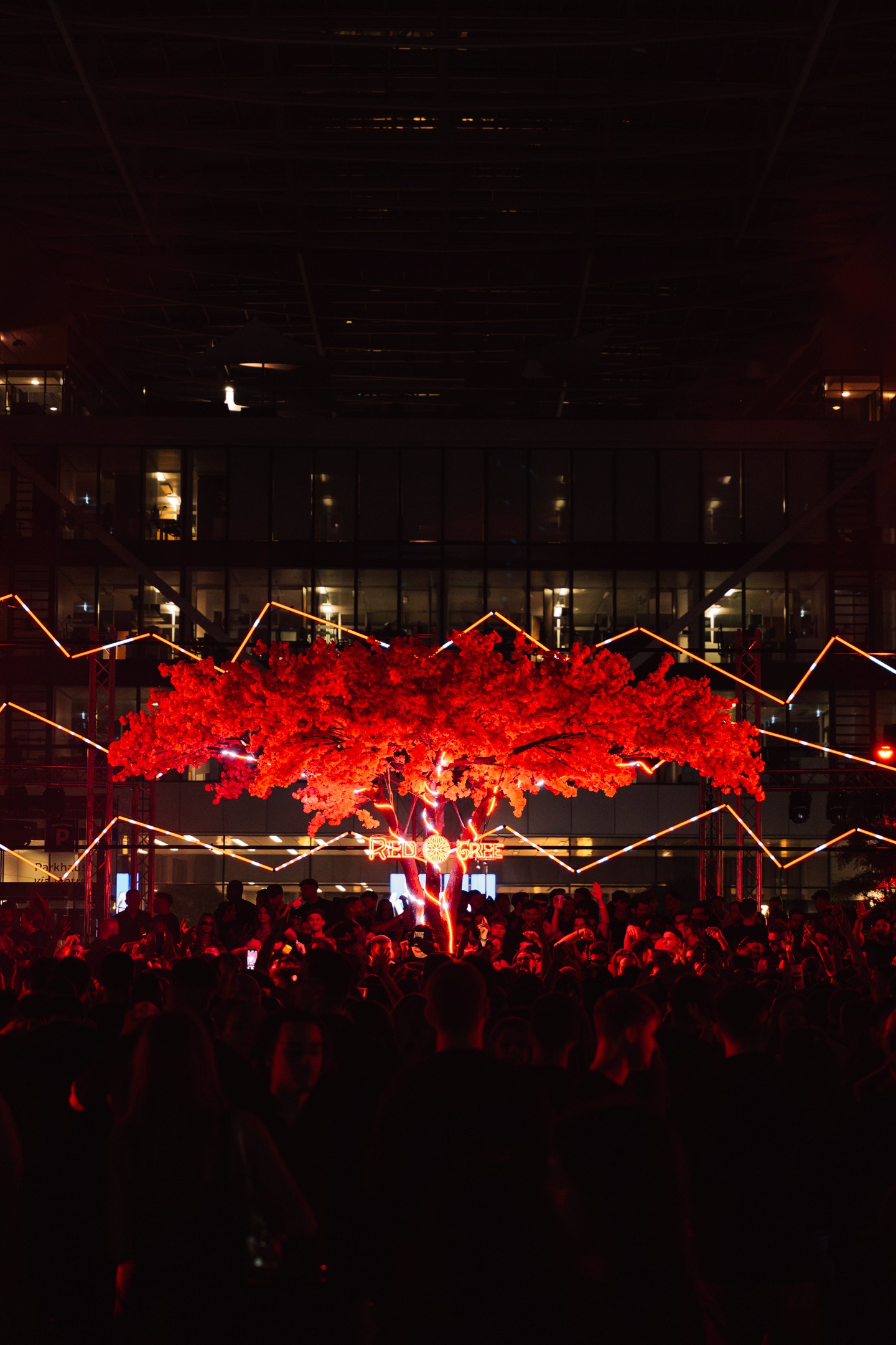Red Tree Event at Squaire Airport in Frankfurt / Brand Fabio Massila on the DJ Booth of Red Tree Event designed by Daniel Klug