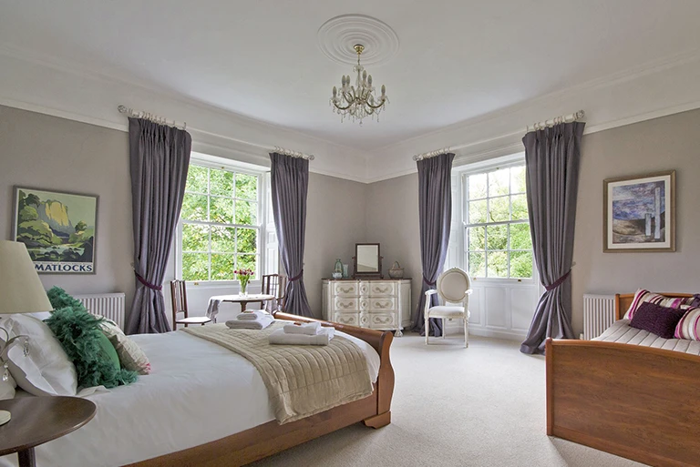 Hartingtons Heritage Tours hotel, Darley House, spacious bedroom