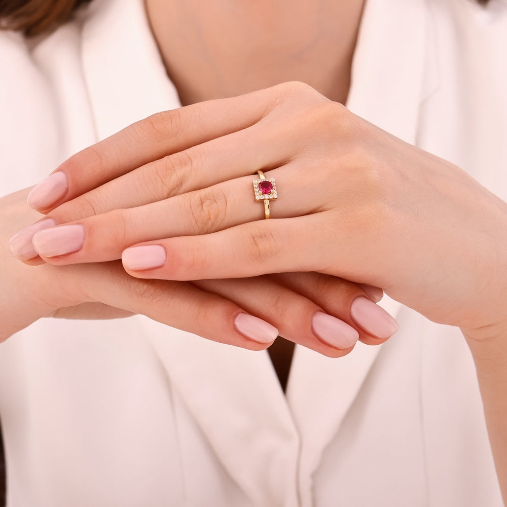 Assos Pırlanta 14 Ayar Altın Renkli Taşlı Zarif Tasarım Yüzük