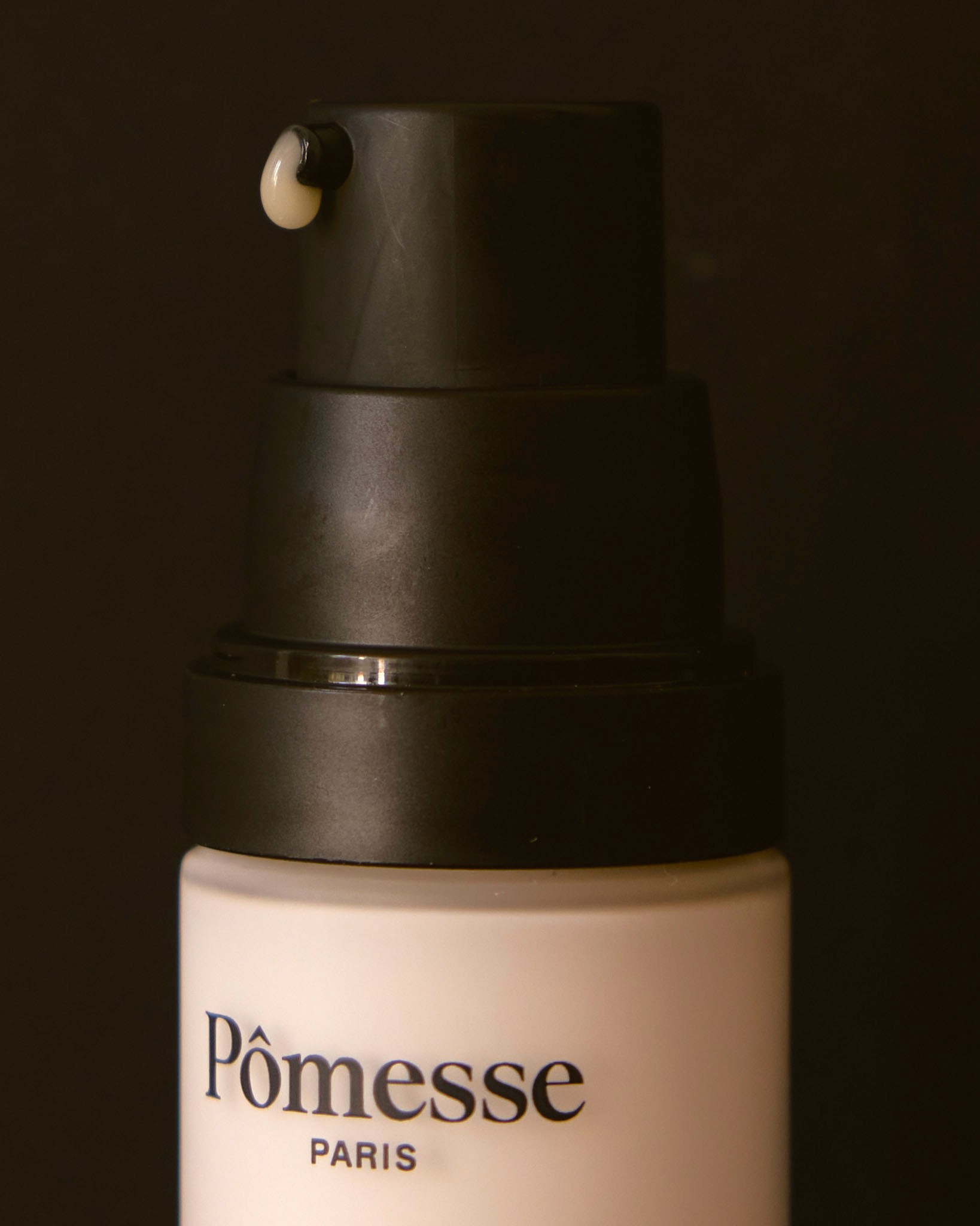 étiquette de soin pomesse paris en cours de fabrication