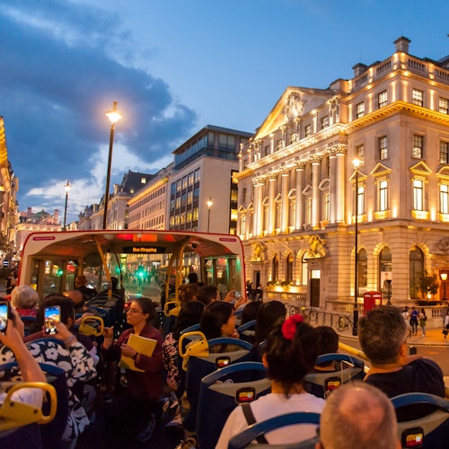 倫敦的街道在夜晚