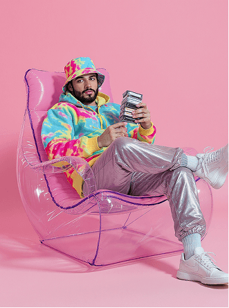 a model doing product photography