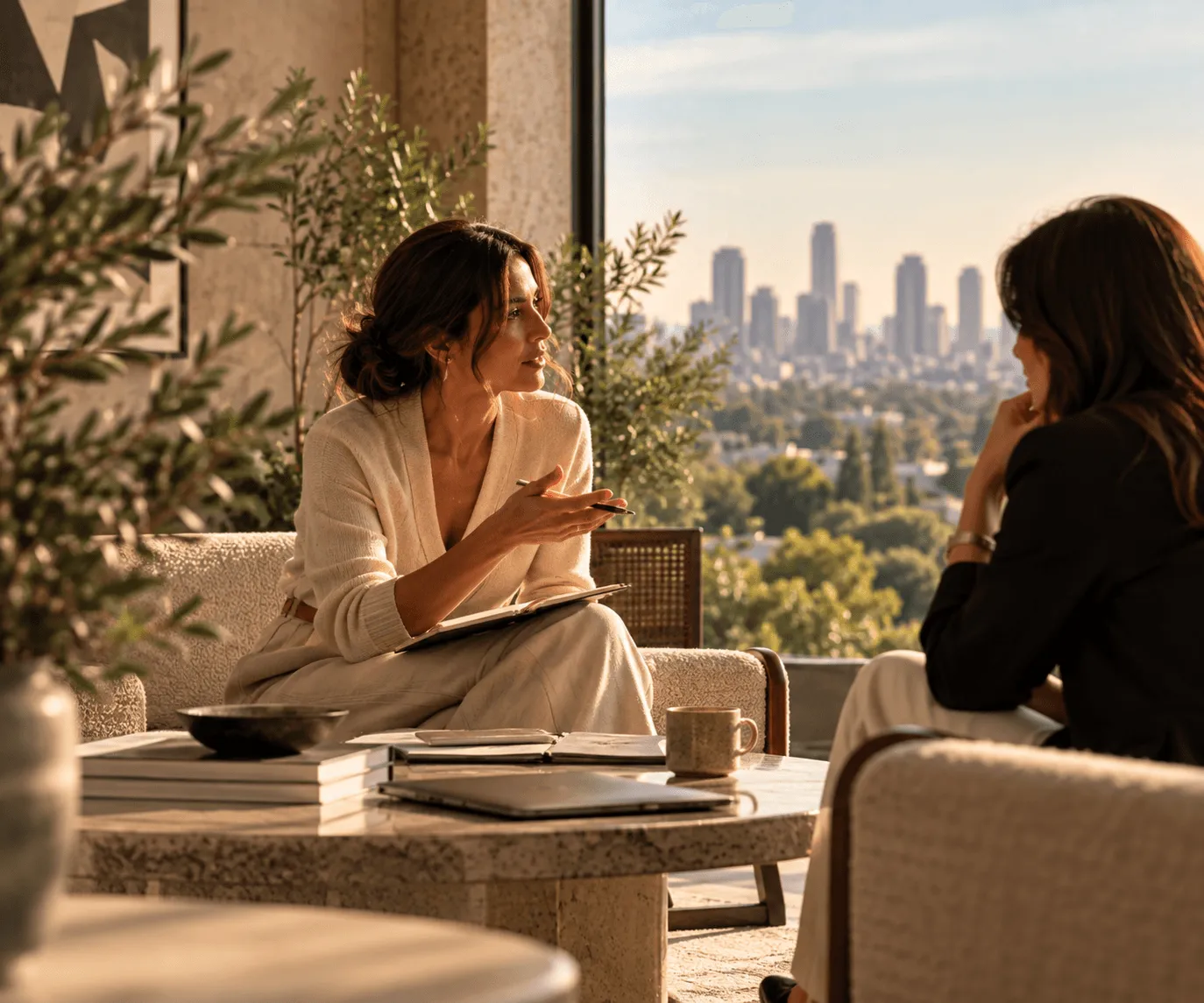 Strategic business discussion where professionals connect perspectives, experience, and business context to support clearer decisions.