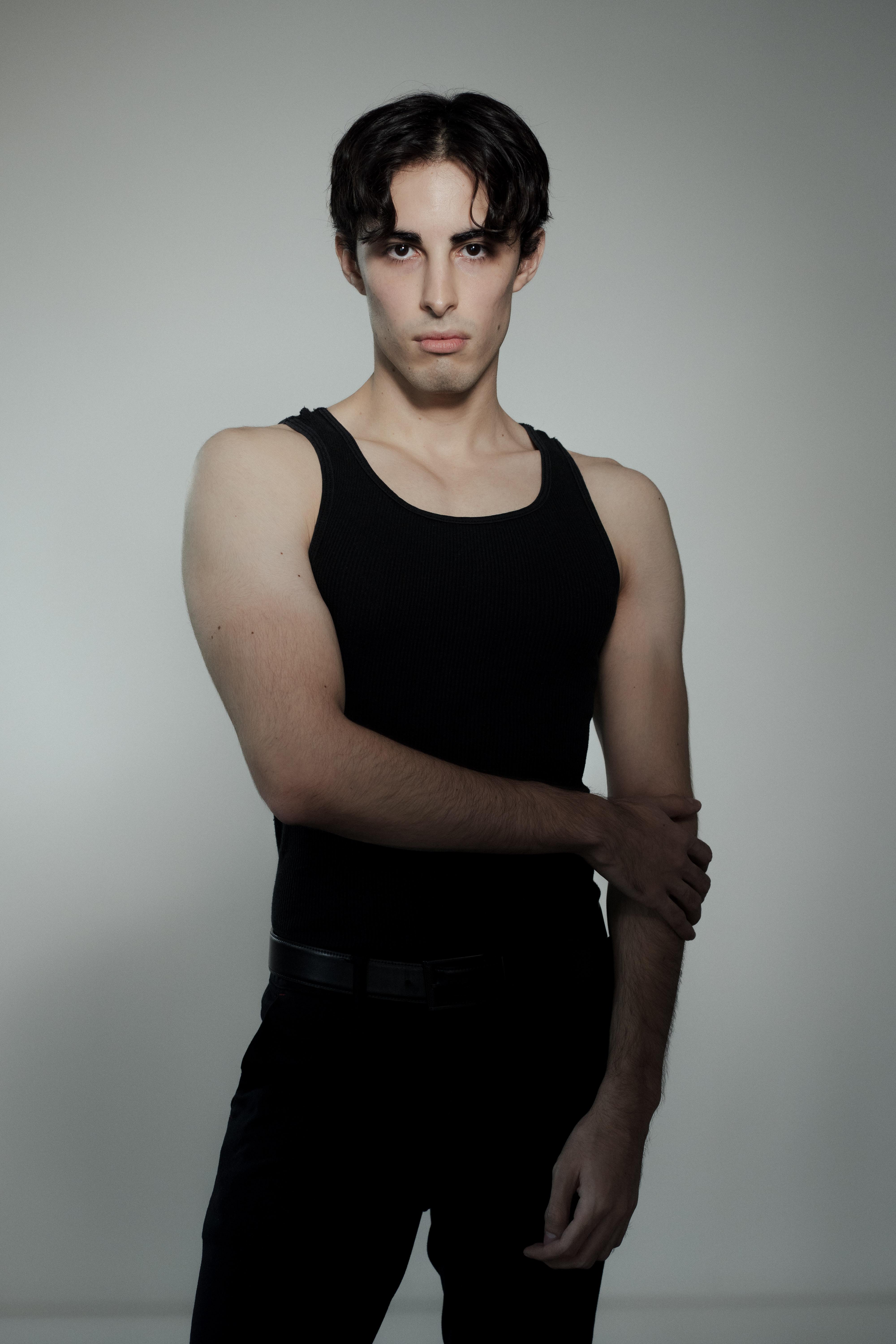 Mauricio Canales — 18