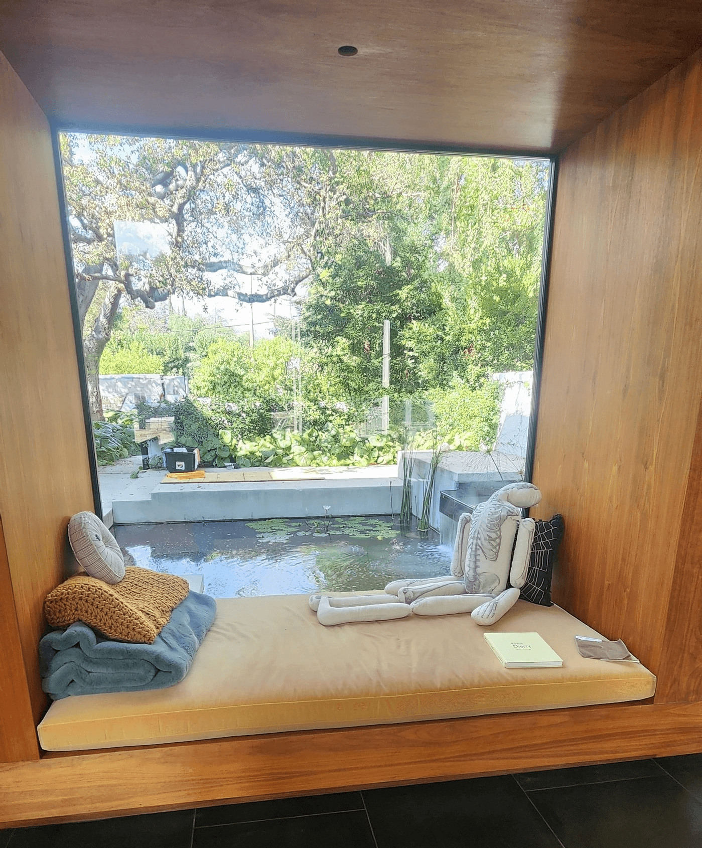 black bmw m 3 on road during daytime