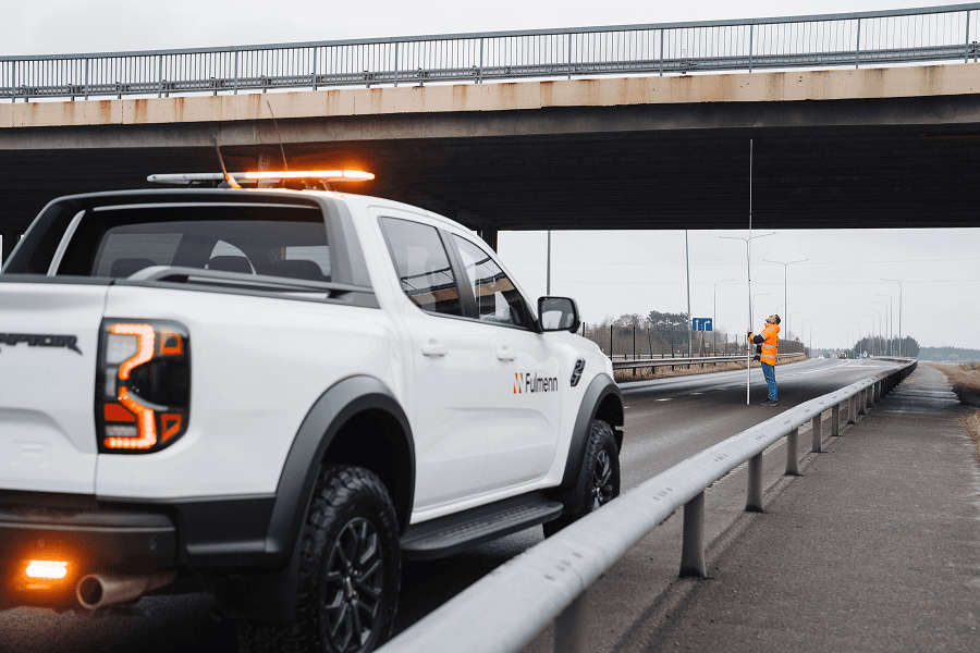 Measurements of bridges and viaducts, with evaluation of their load-bearing capacities