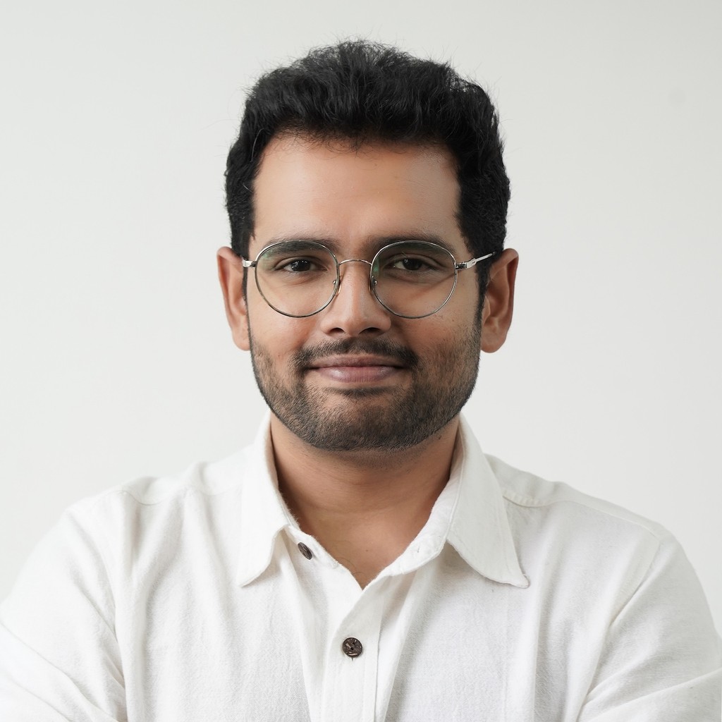 Professional image of Ayushman emphasizing a commitment to confidentiality and transparency in all sessions. Features text on prioritizing user privacy and offering a non-disclosure agreement for assurance and peace of mind. Portrait of Ayushman smiling confidently, reinforcing trust and expertise in AI and personal mentorship. Highlighting a strong dedication to user privacy and high-quality, personalized AI sessions.