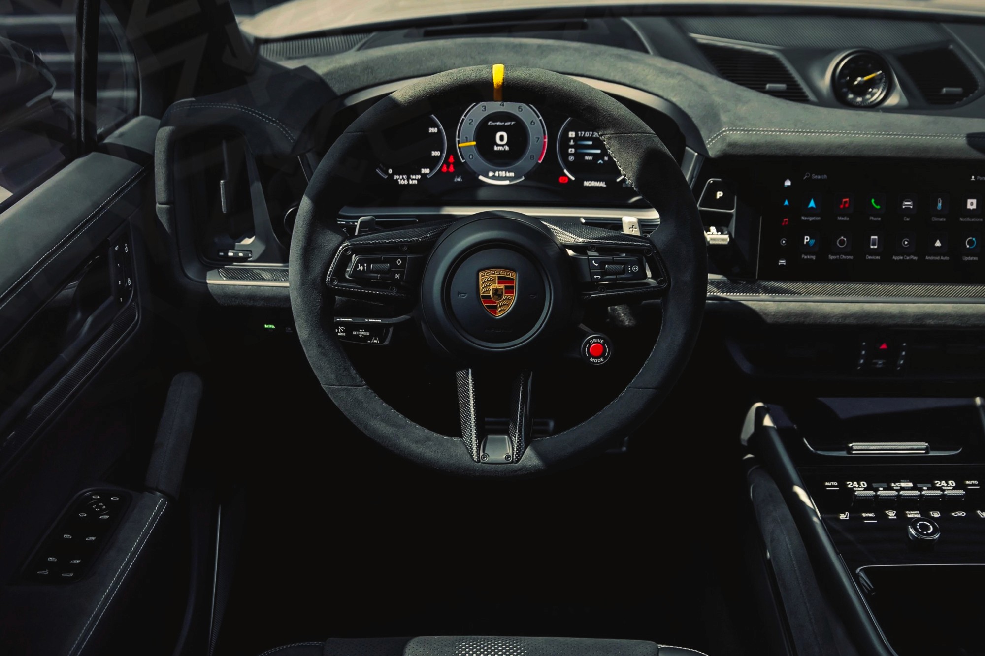 Vue interieur Porsche Cayenne Turbo GT Gris – Location SUV à Dubaï | Keyz Rent