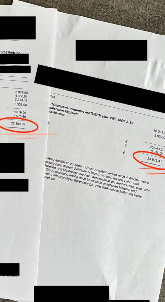 Mehrere Wärmepumpen Angebote in denen die Endpreise markiert sind aber viel auch geschwärzt wurde.