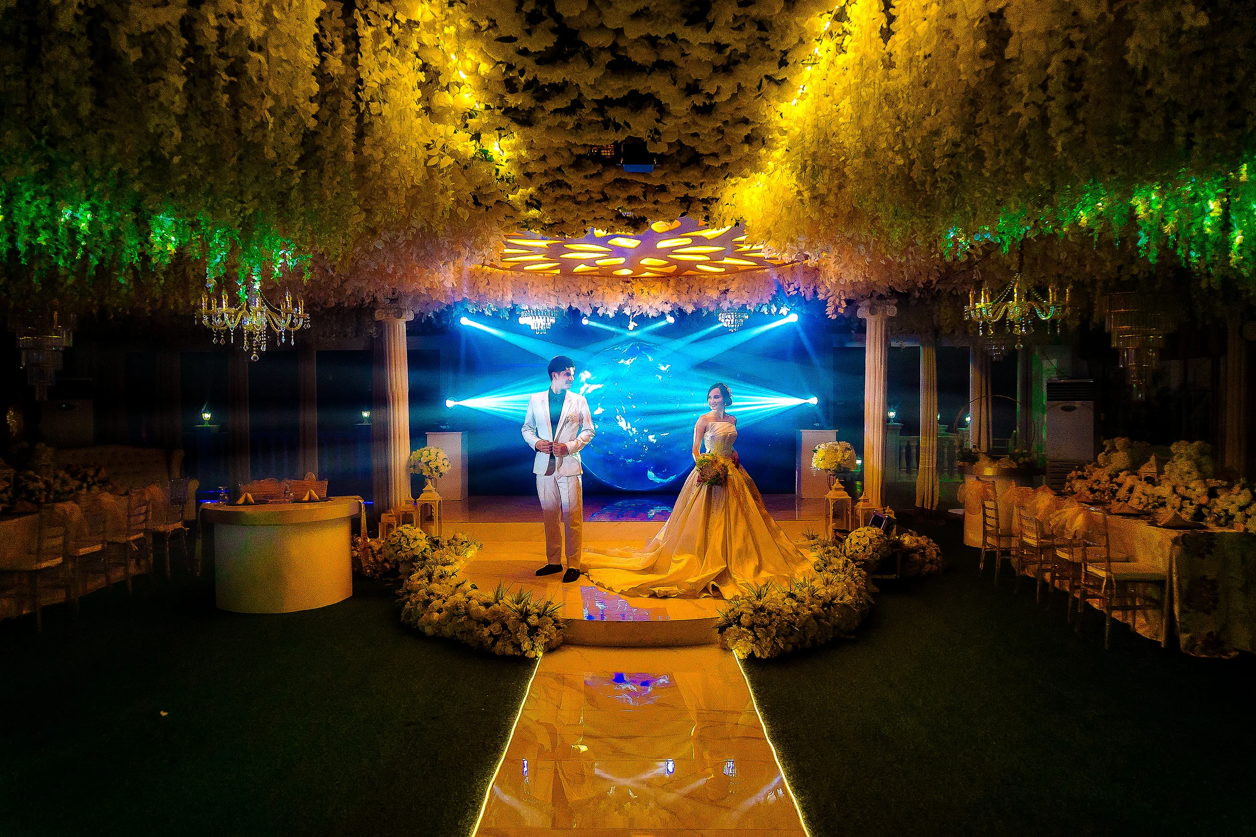 Alfresco garden wedding reception at the Hanging Gardens, Lazuri Tagaytay