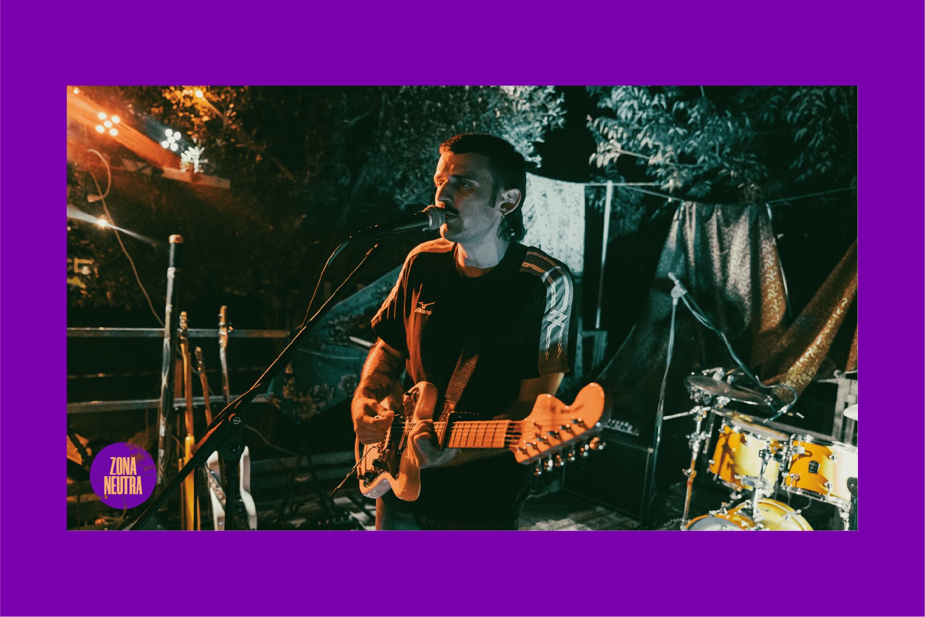 Il Cairo singer at Zona Neutra