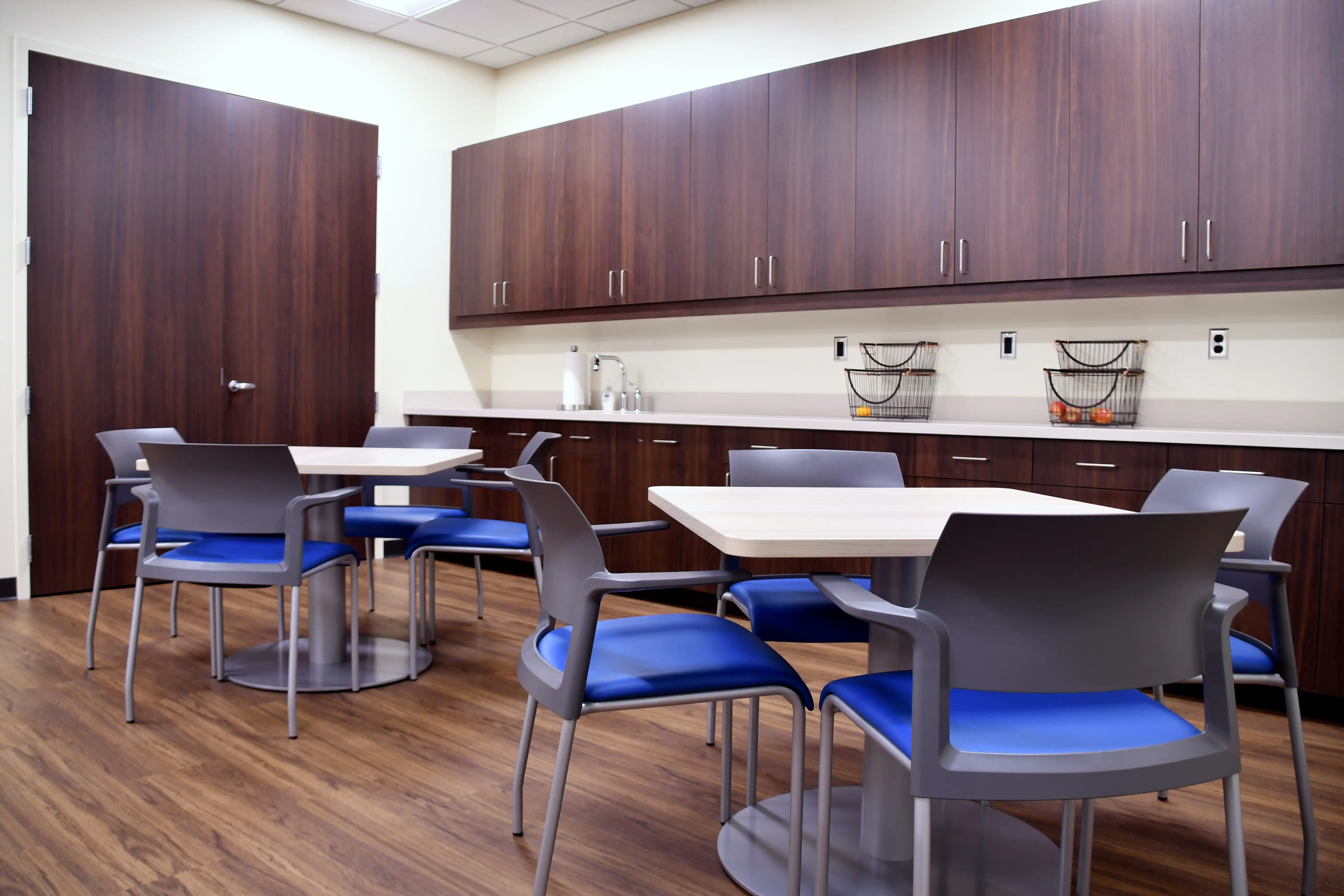 Empty employee break room illustrating missed meal and rest break violations under California Labor Code section 512.