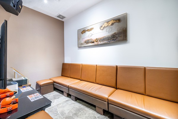 Singing Room