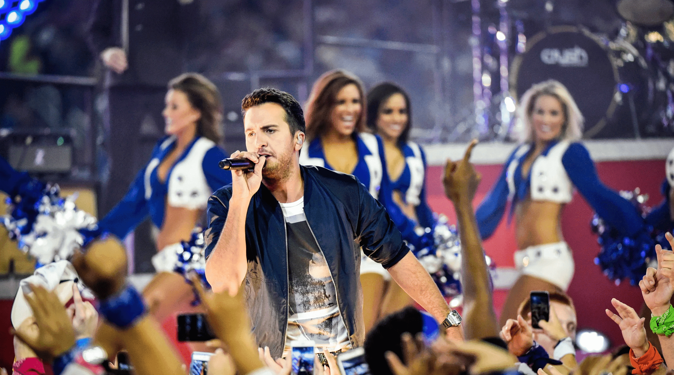 Dallas Cowboys Halftime Show with Luke Bryan