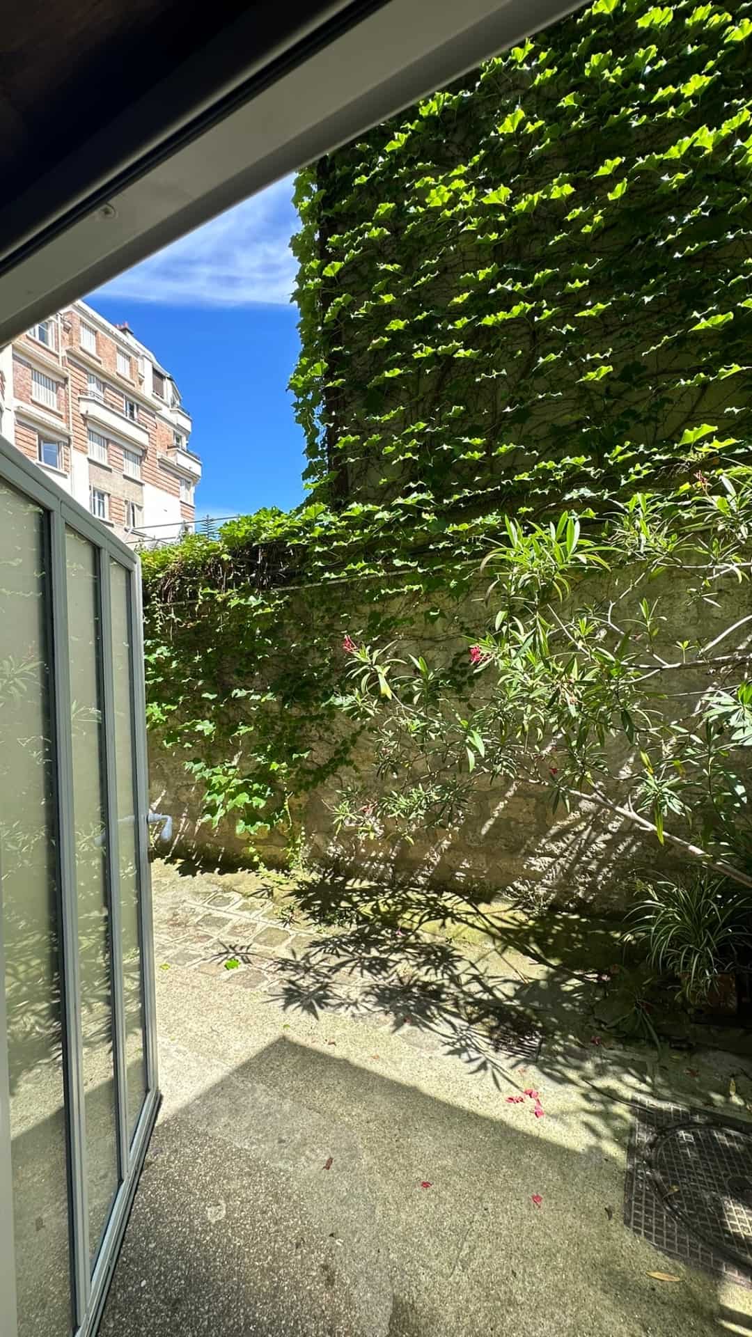 Rent a studio in Paris - Book with Evan