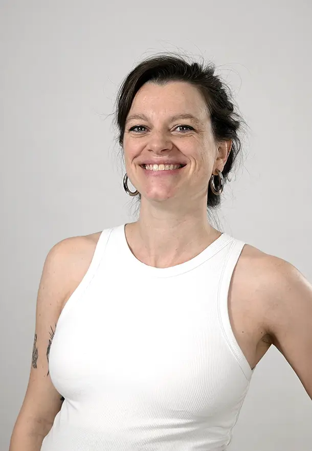 Mahaut, praticienne en massage bien-être chez Pantoufle, salon de massage à Paris 11e