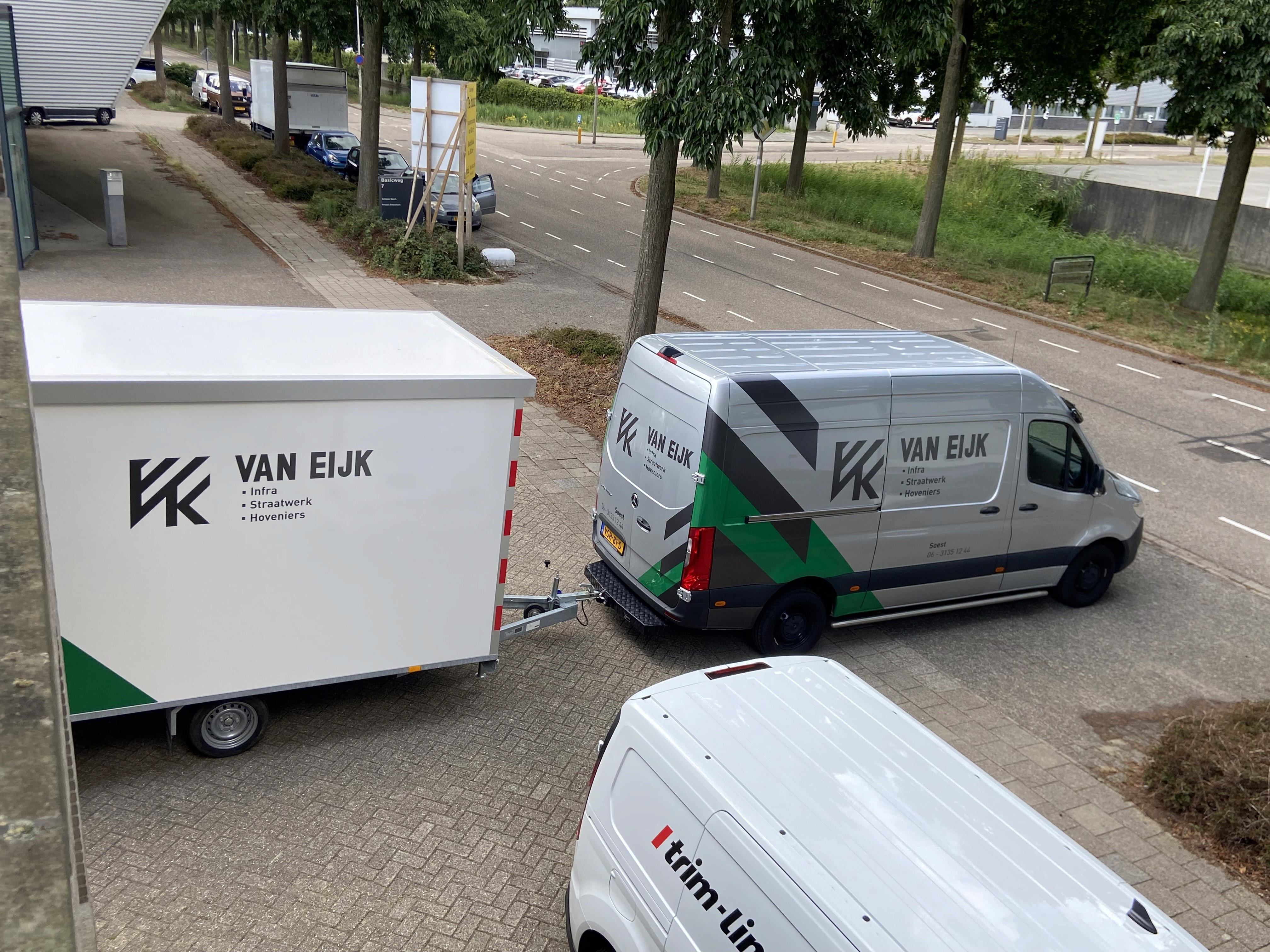 Van EIJK met schaftwagen