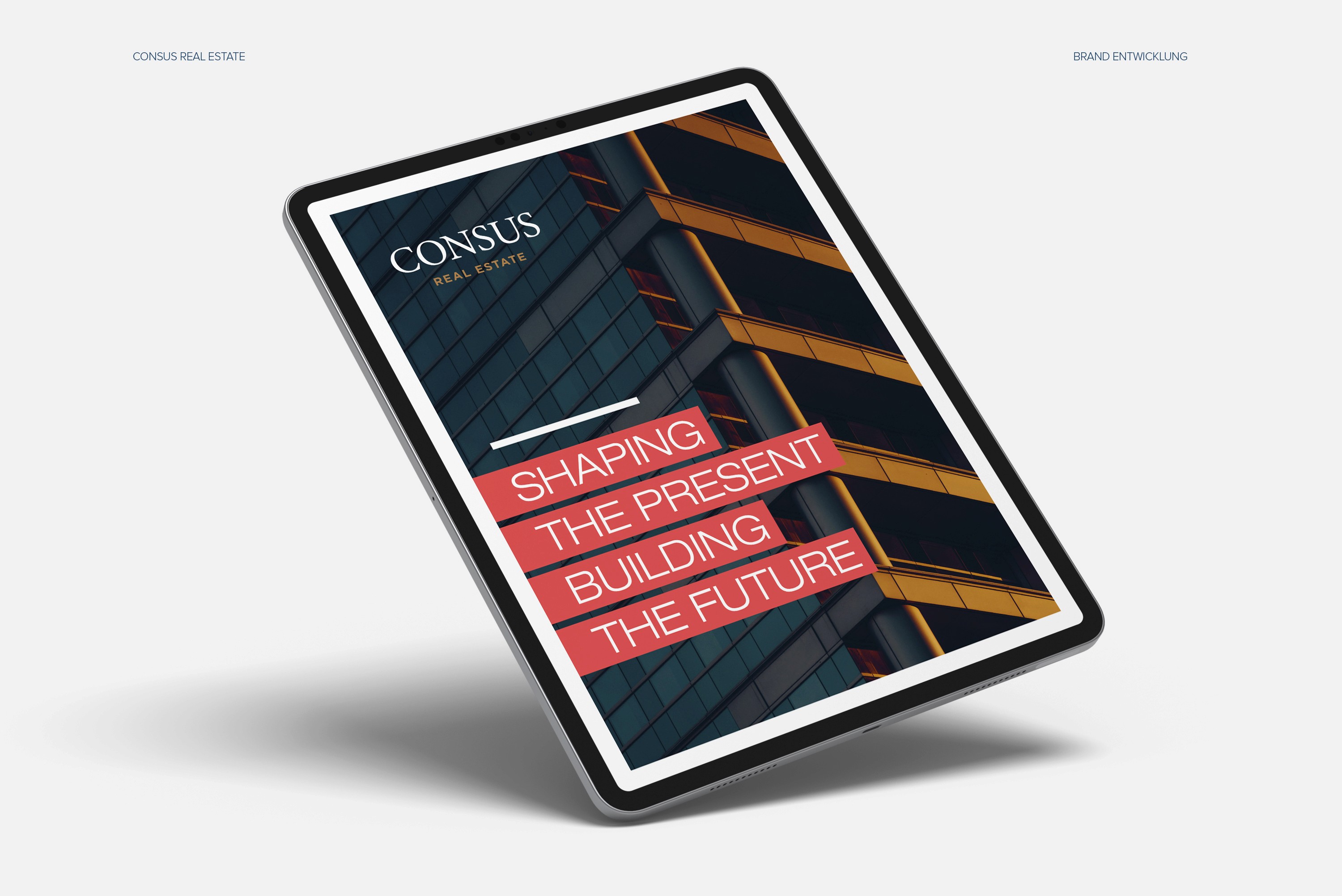 Editorial Design für Unternehmensberichte von Consus Real Estate – strukturierte Seiten, großzügige Weißräume und klare Markenführung.