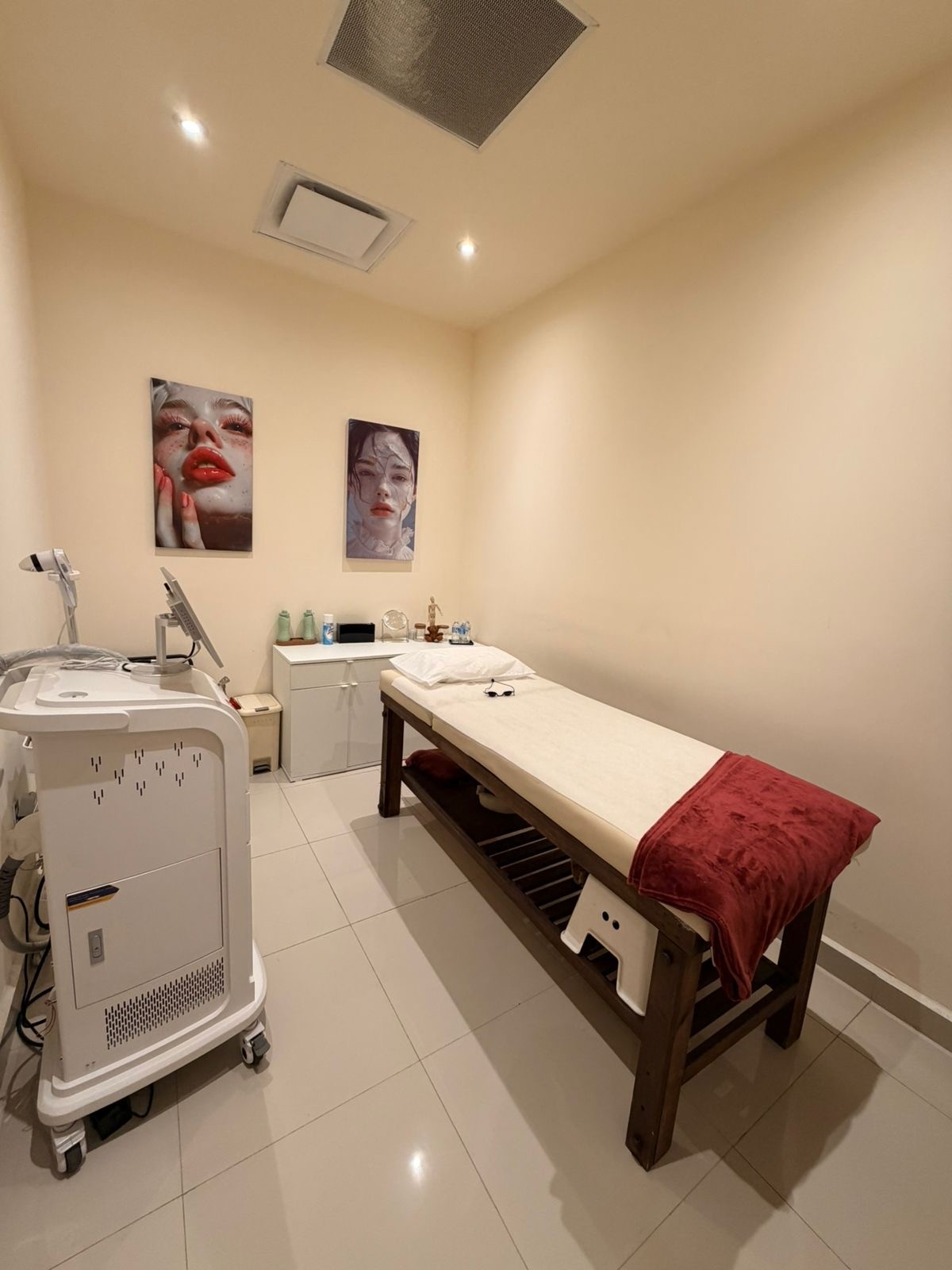 beauty clinic about gallery