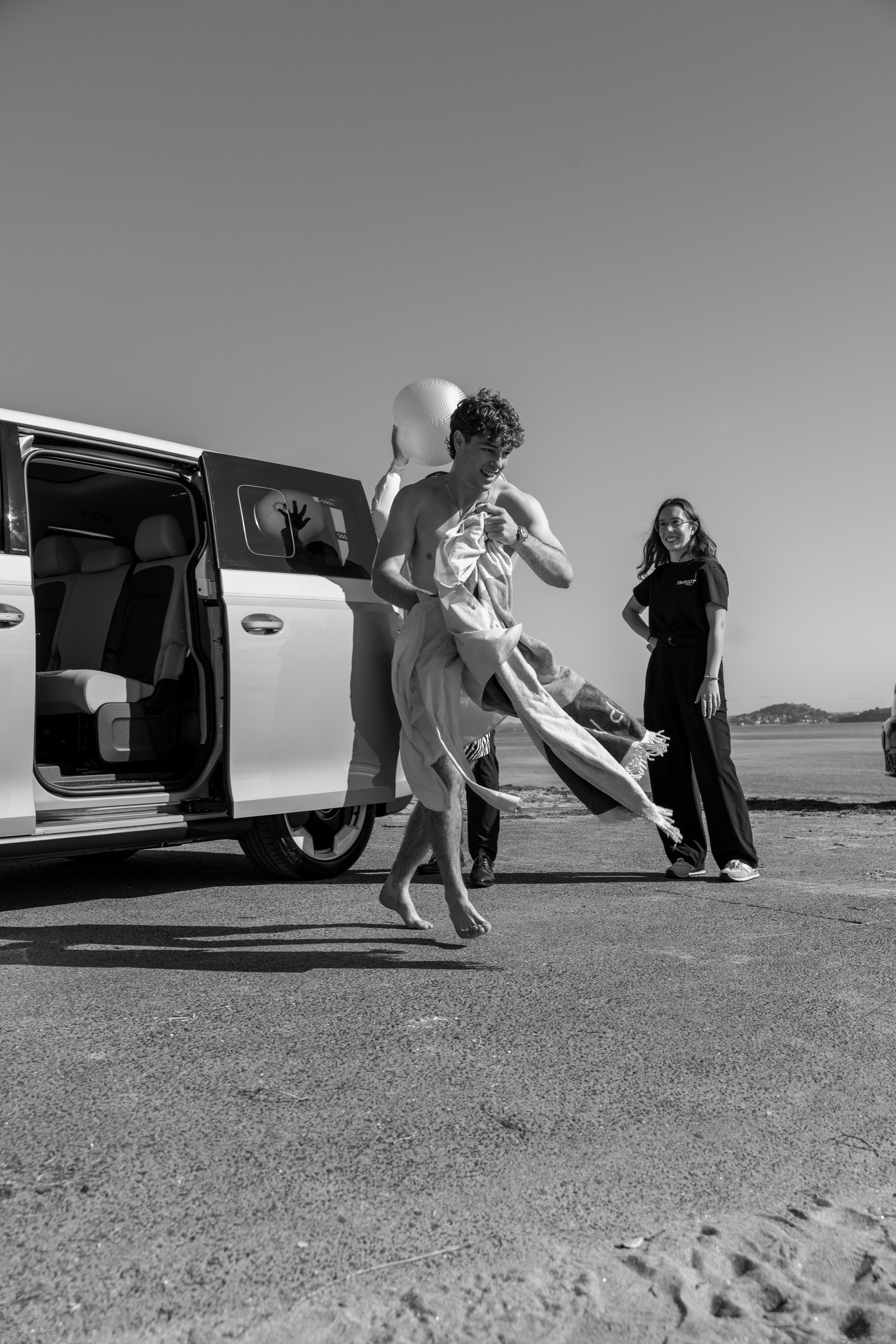 Batch.Works logo over a photo of a box of 3D printed objects