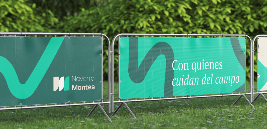 Logotipo formado por las palabras weuta en blanco sobre fondo naranja corporativo.