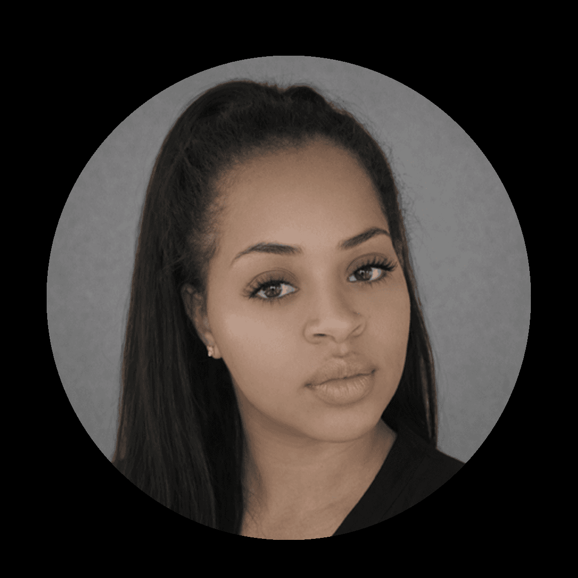 woman on focus photography