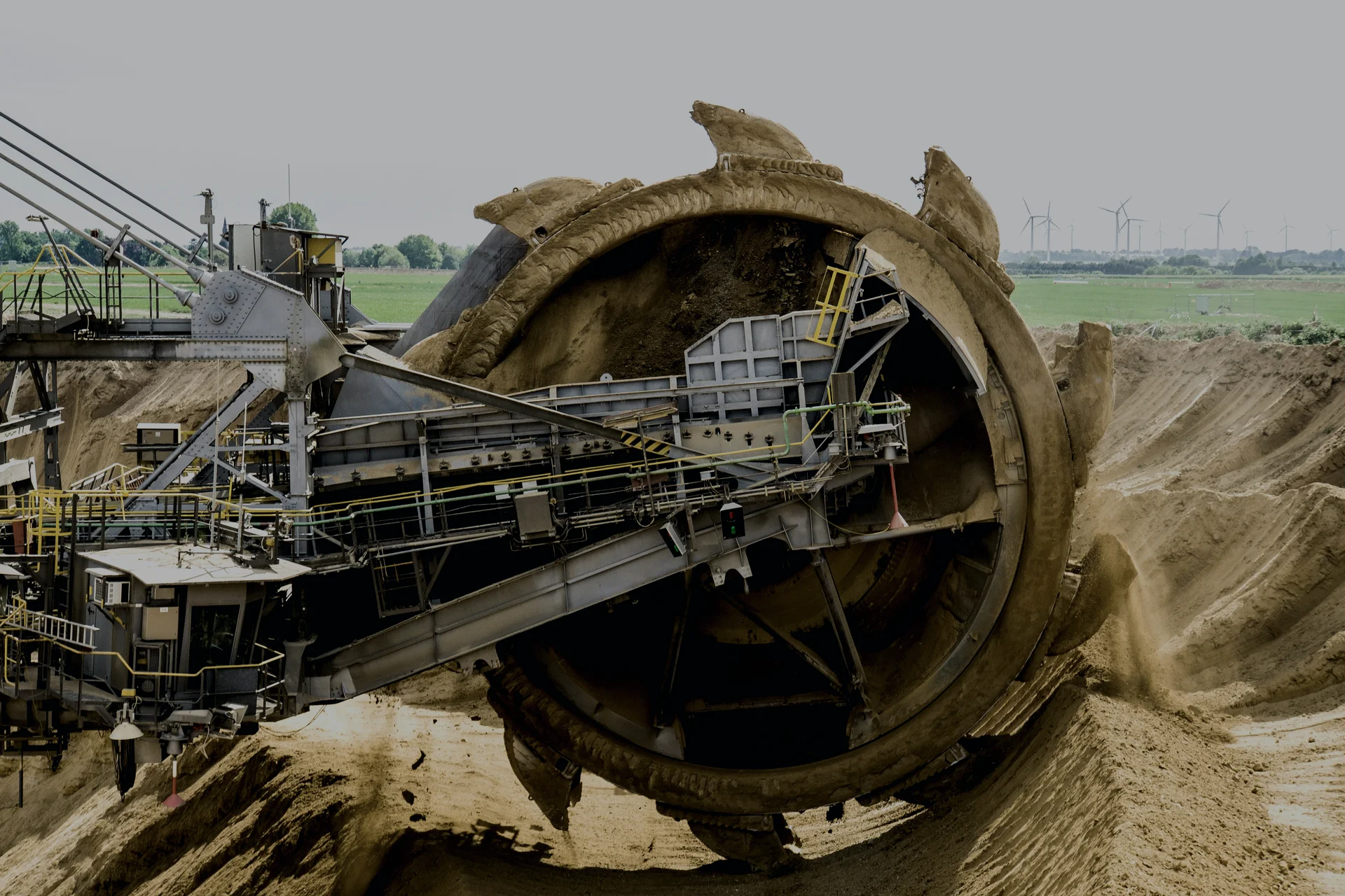 HEAVY MACHINERY — zastosowanie technologii Metallogic