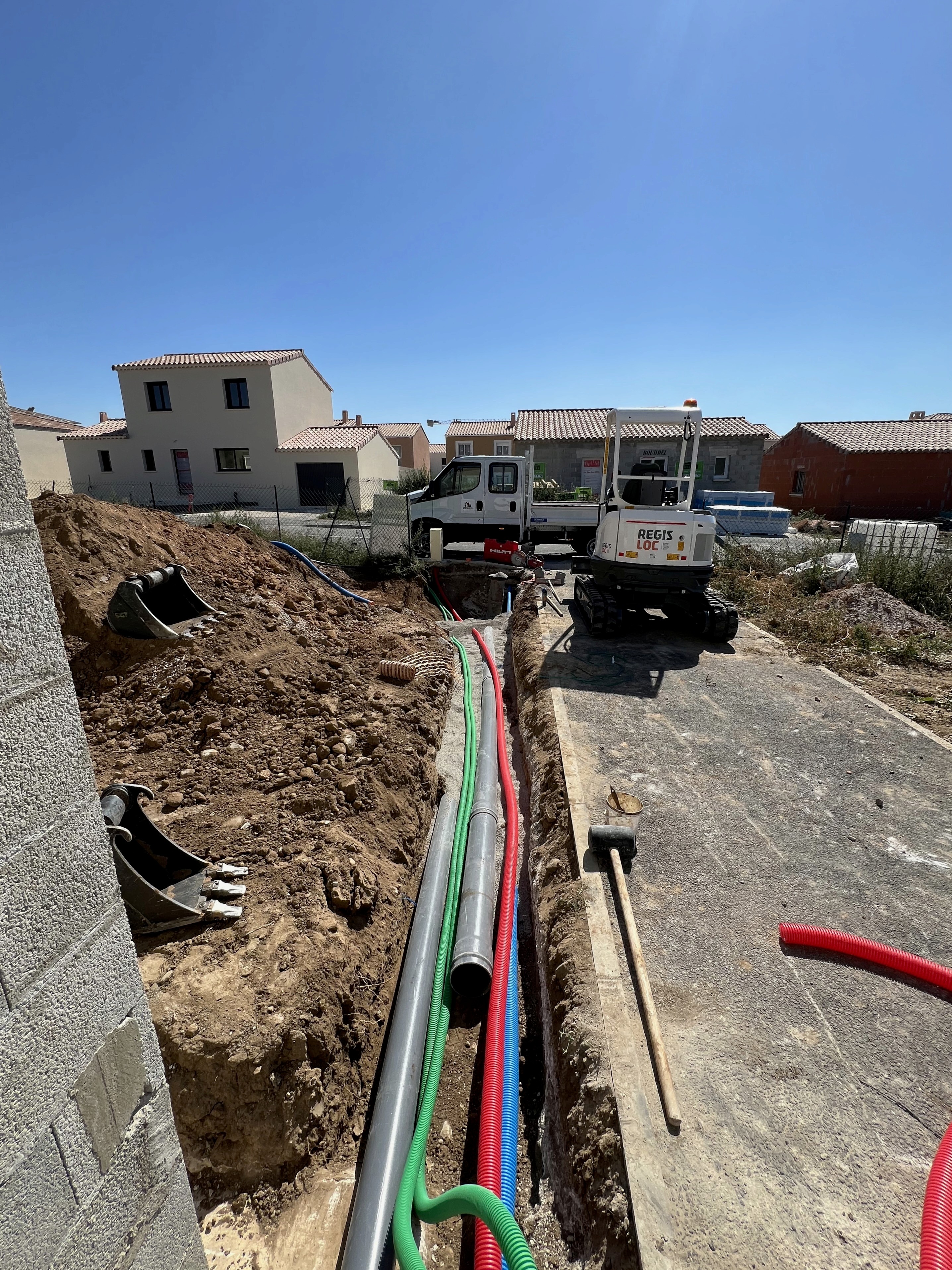 Viabilisation et raccordement complet aux réseaux.
