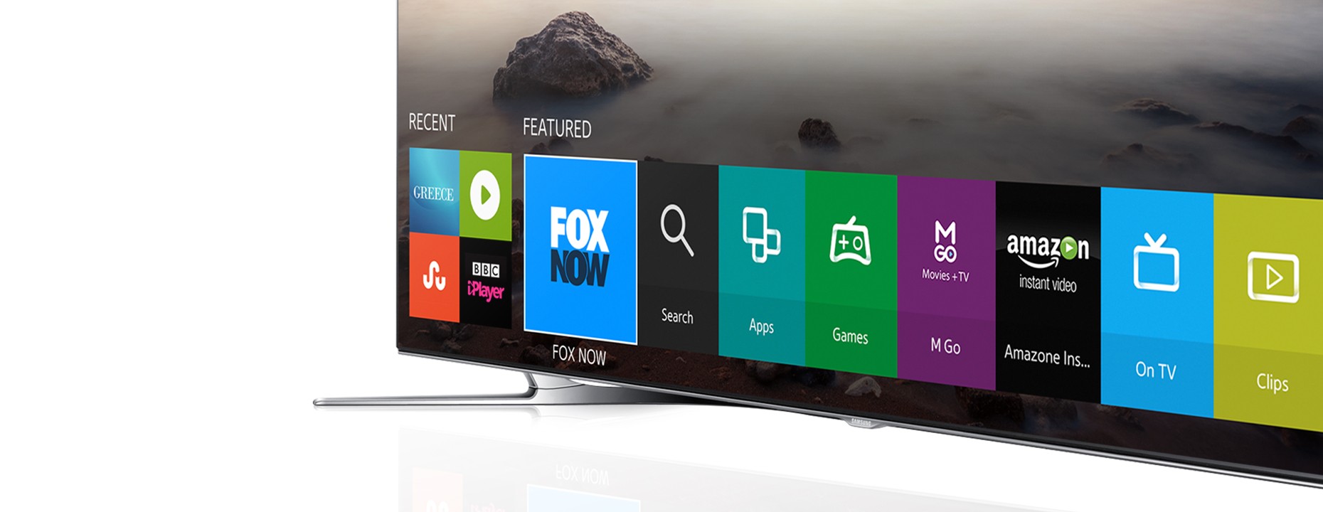 다양한 콘텐츠 앱을 탐색할 수 있는 스마트 TV 인터페이스 화면