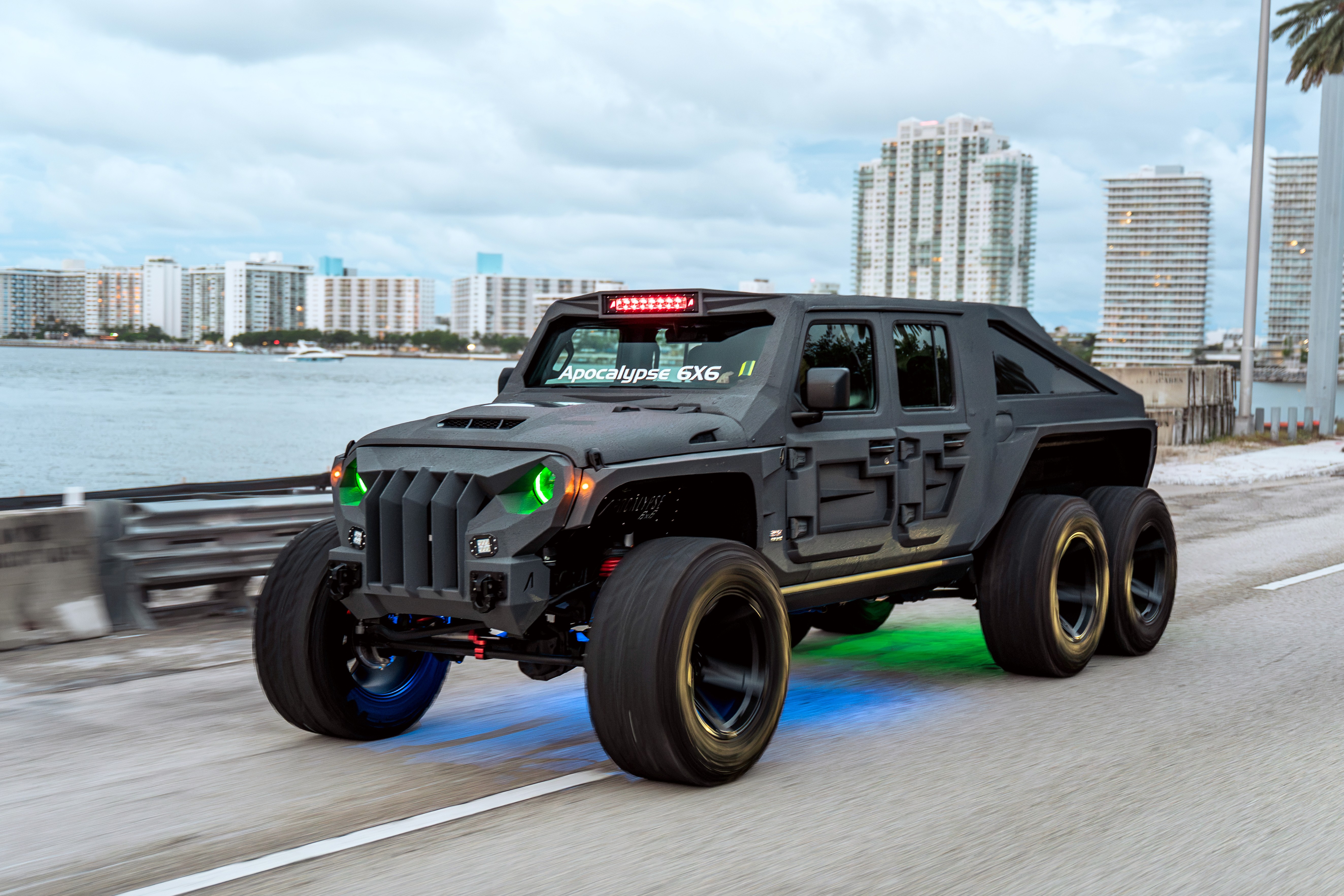 Soflo Customs — photograph 9