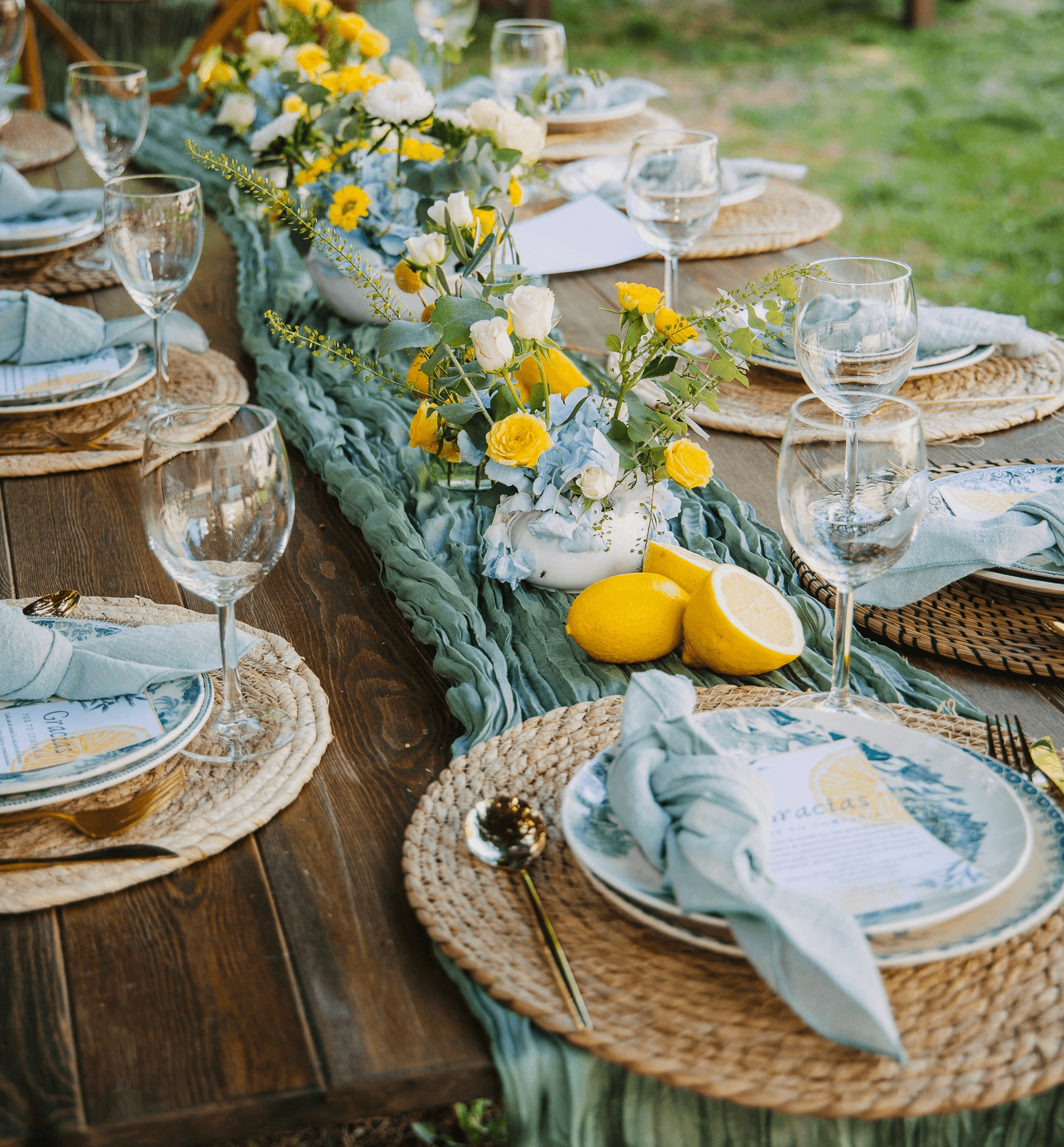 wedding-table-set-partial-planning