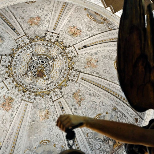 教堂穹顶及洛亚尔·瓦尔德斯的壁画