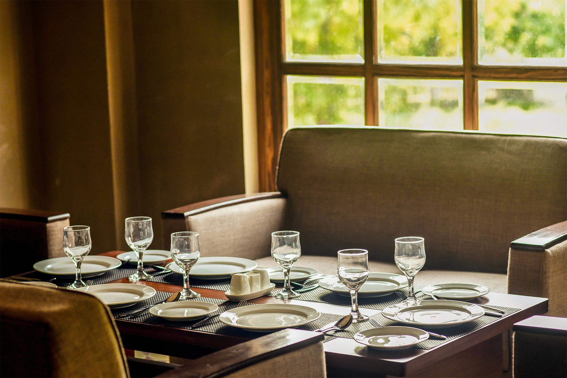 Dining Table Hotel And Restaurant Business