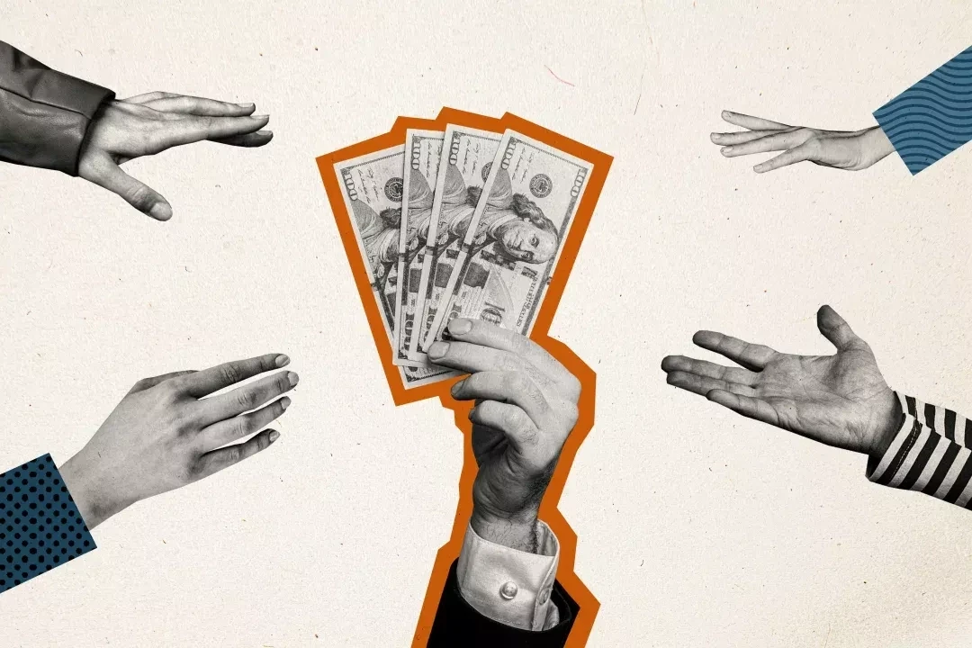 Des mains tendues vers de l'argent
