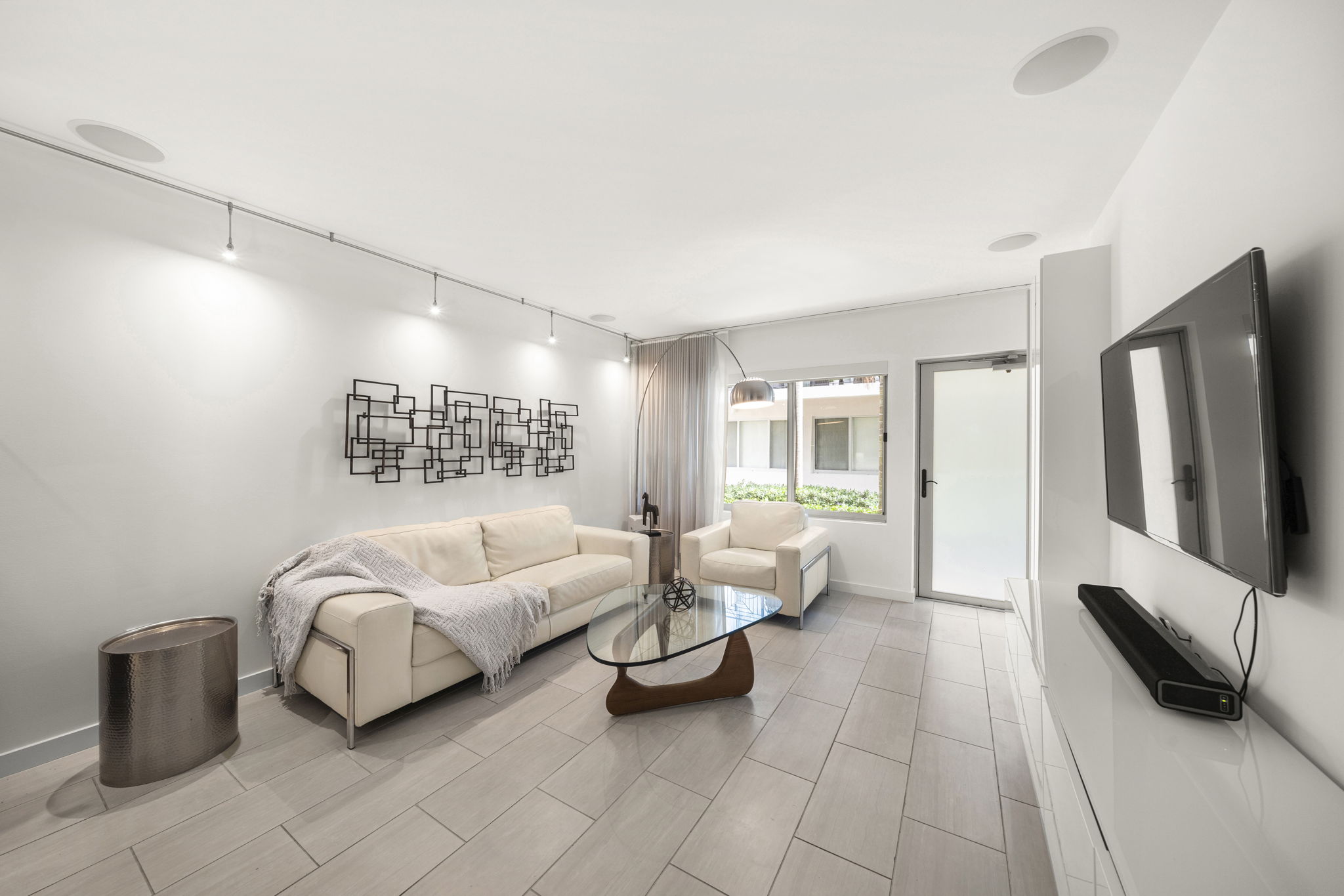 mid-range-view-of-the-villa-s-private-beach-entran