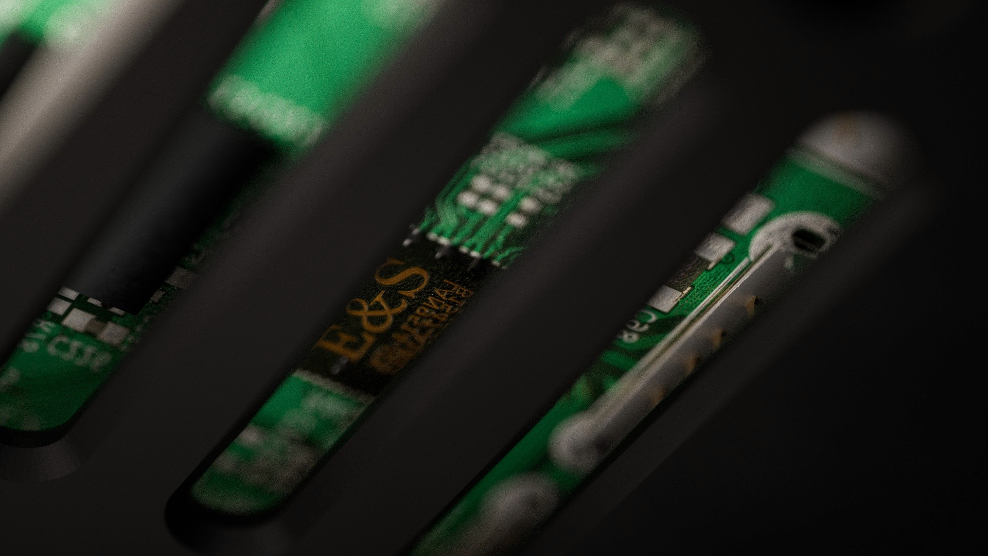 Nahaufnahme der gerenderten Leiterplatte mit Fokus auf RAM-Module und grüne Oberflächenstruktur