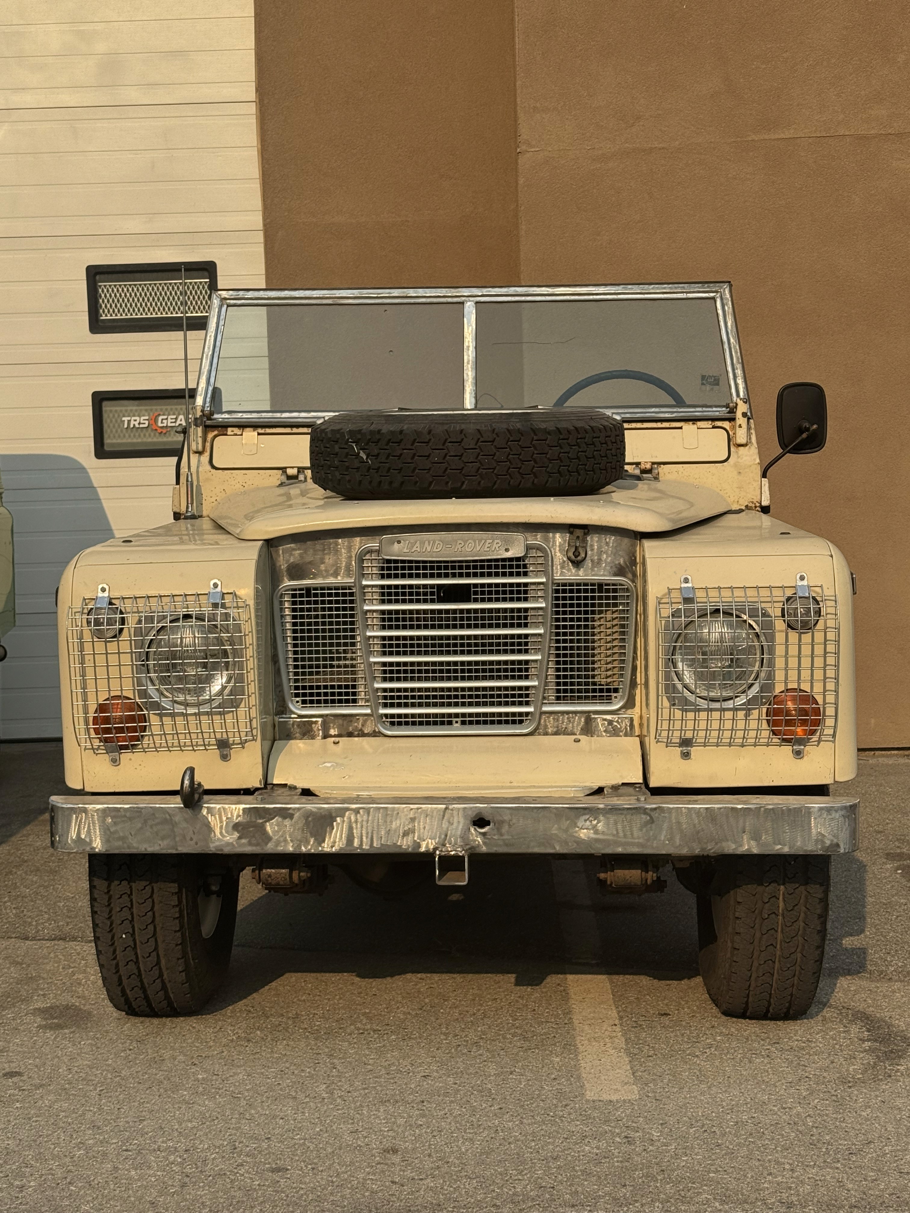 Land Rover Series III photo 5