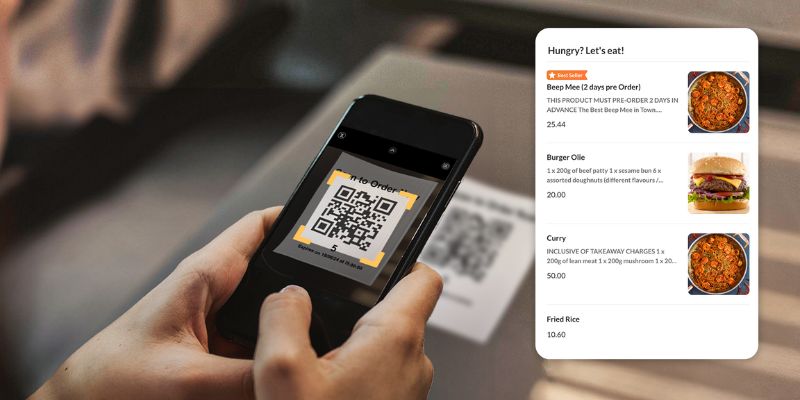 顾客扫描收据上的 QR 码进行点餐