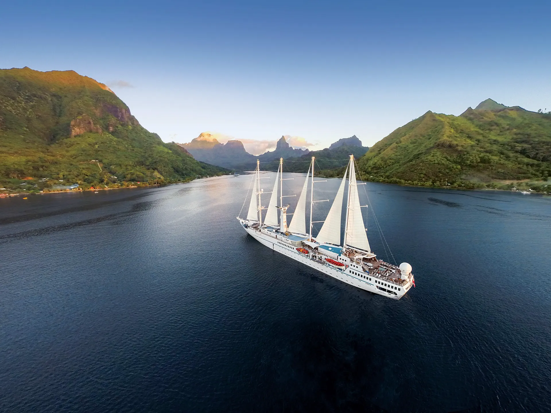 Windstar Cruises to Tahiti & South Pacific Islands