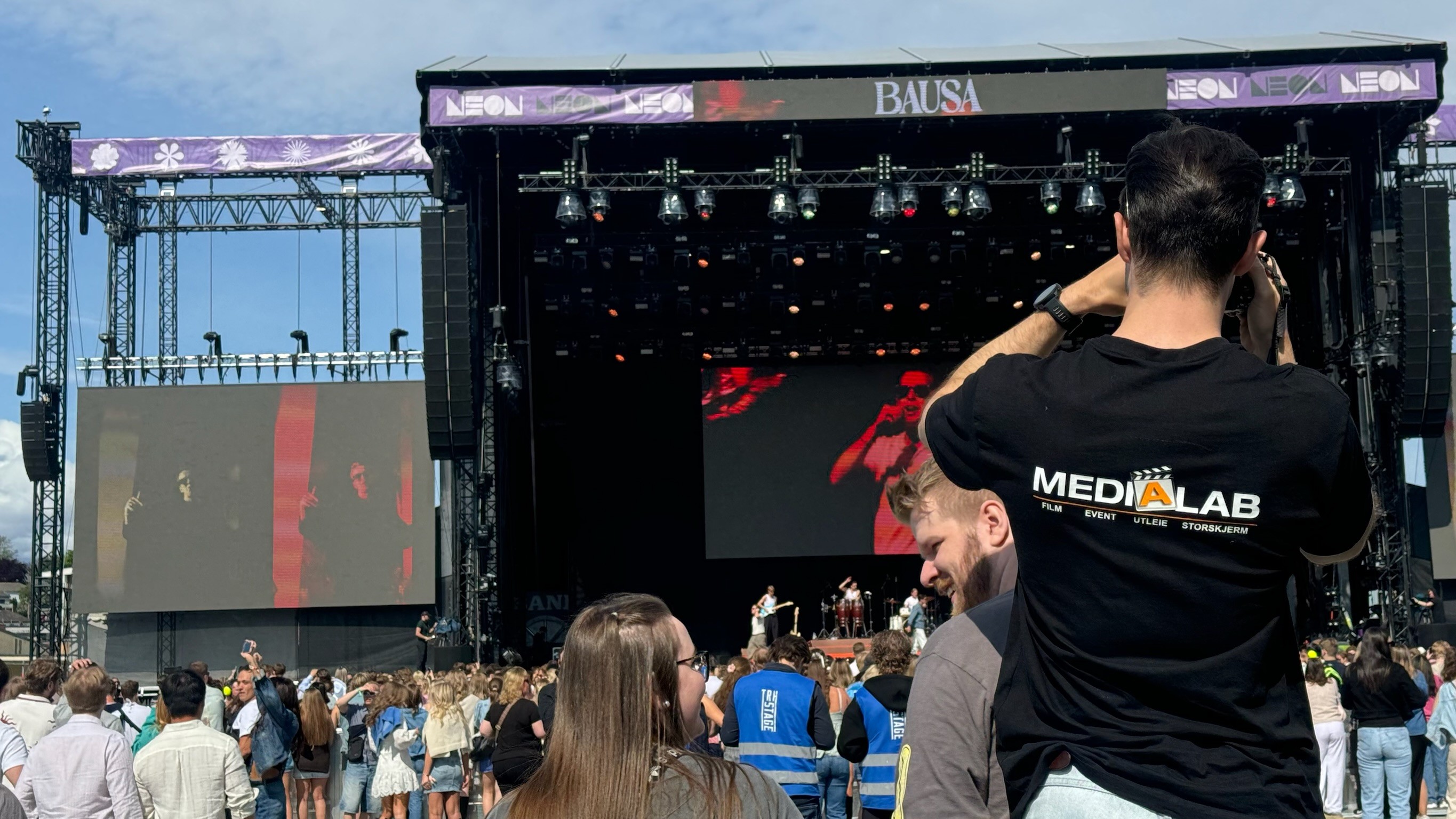 NEON Storskjern Festival Ledskjerm