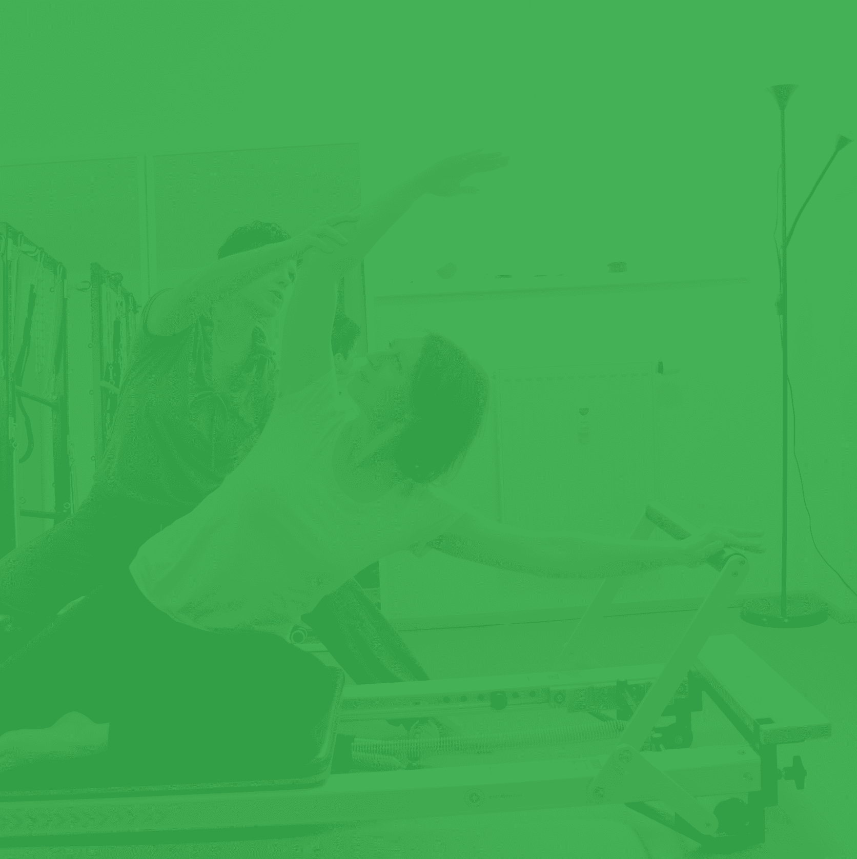 Rozpažující ženy na stroji