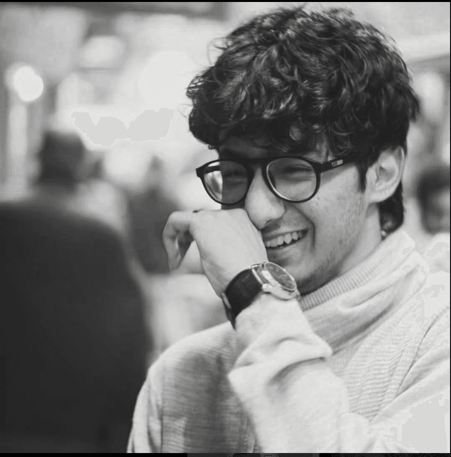 a person wearing a baseball cap