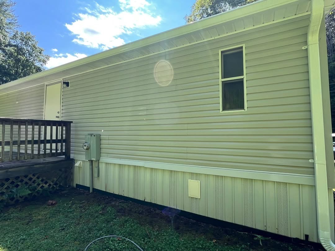 After mobile home siding soft wash