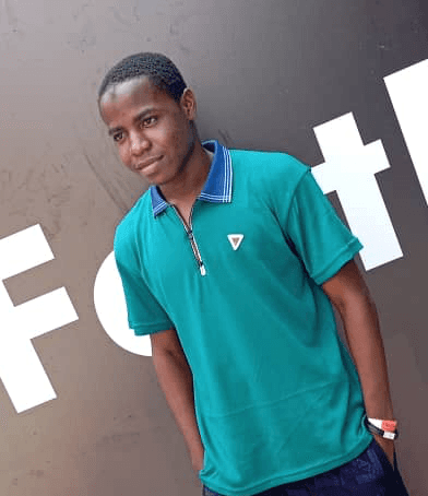 Smiling woman looking at the camera